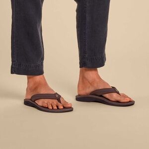 OluKai Ohana Women’s Beach Flip Flops- Size: 9
